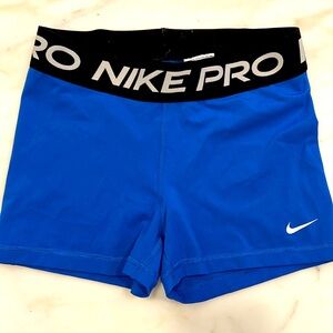 Women’s Nike Pro Shorts  Medium - gently used
